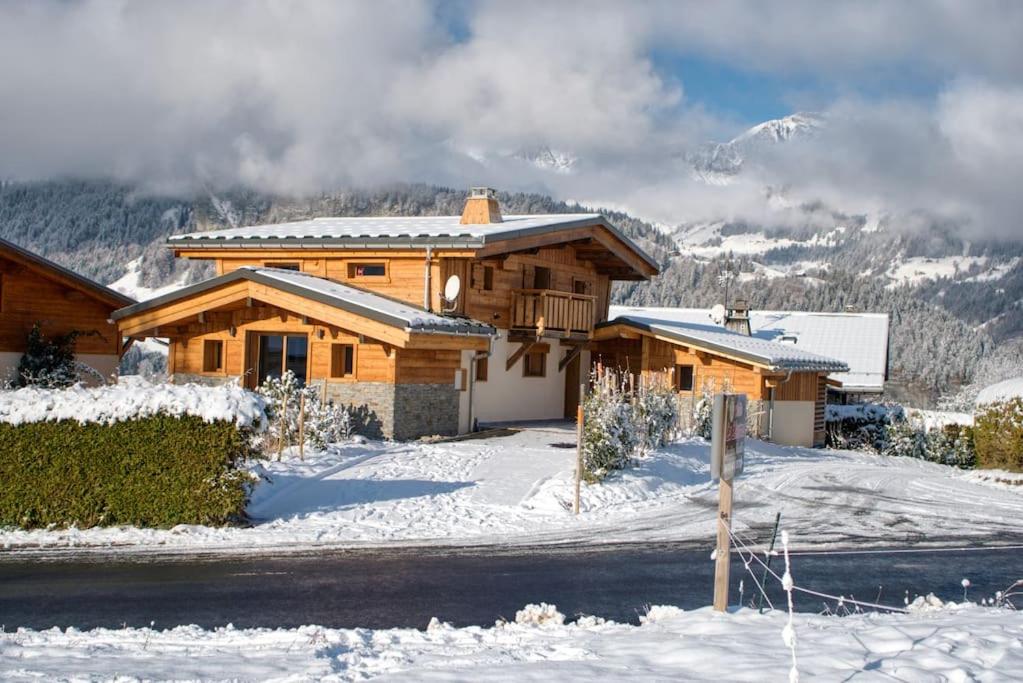 chalet lOrignal 145m2 10pers pied de pisteSPA gite pied des pistes