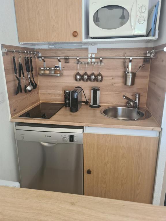 grand studio 28 m2 tout confort au pieds des pistes appartement pied des pistes 13