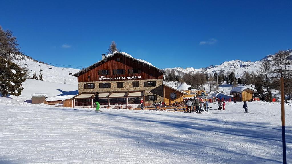 le Chalheureux hotel pied des pistes 19