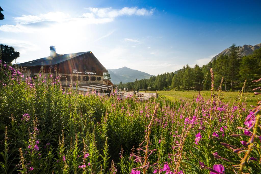 le Chalheureux hotel pied des pistes 8