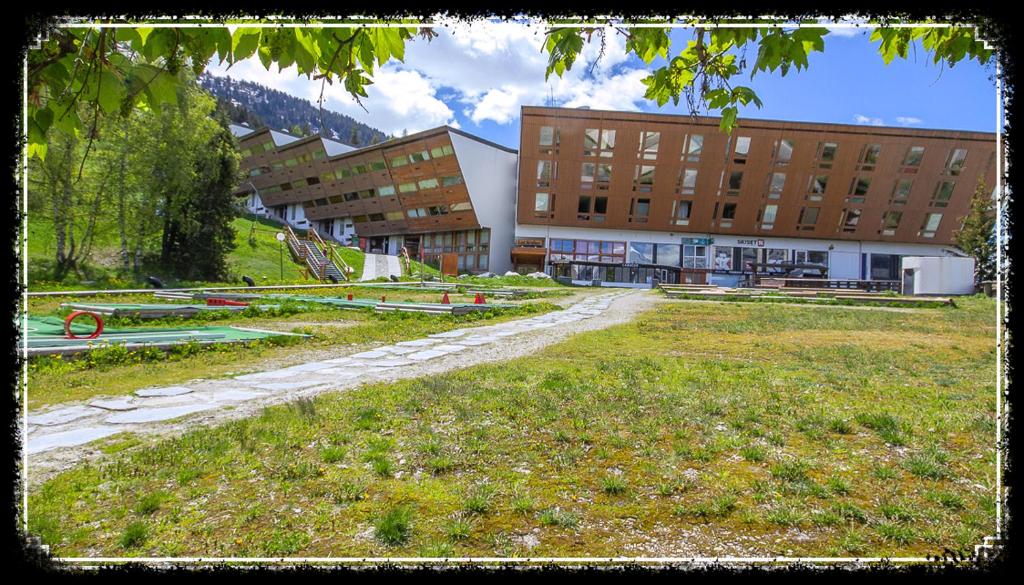 les 3 marmottes Les Arolles appartement pied des pistes 8