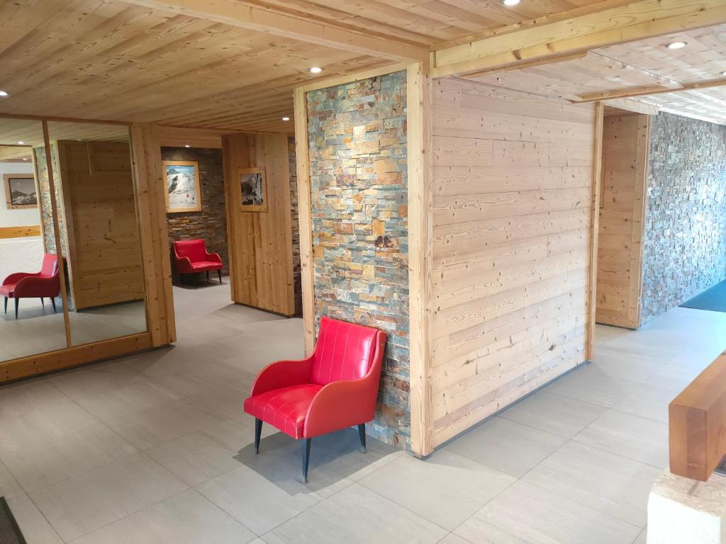 residence Plein Sud a cote Jandri express front de neige vue splendide Label 2 Alpes classe 2 etoiles Tourisme appartement pied des pistes 12