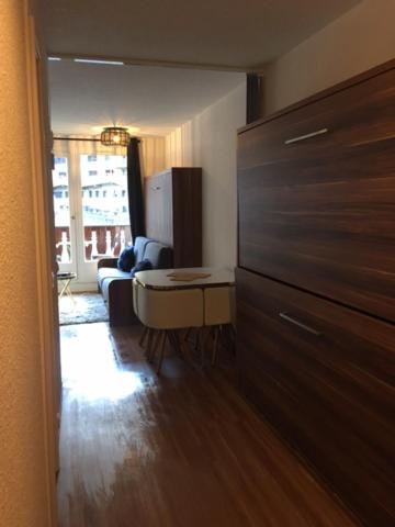 studio cabine chalet club III entierement renove appartement pied des pistes 14