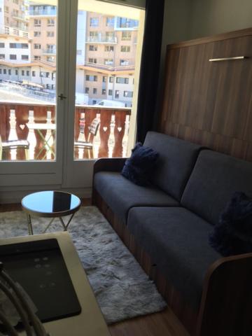 studio cabine chalet club III entierement renove appartement pied des pistes 2