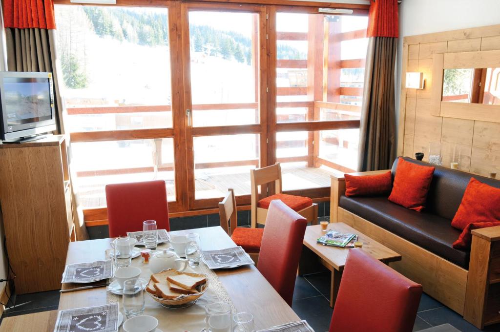 travelski home premium Residence Le Roc Belle Face appartement pied des pistes 12