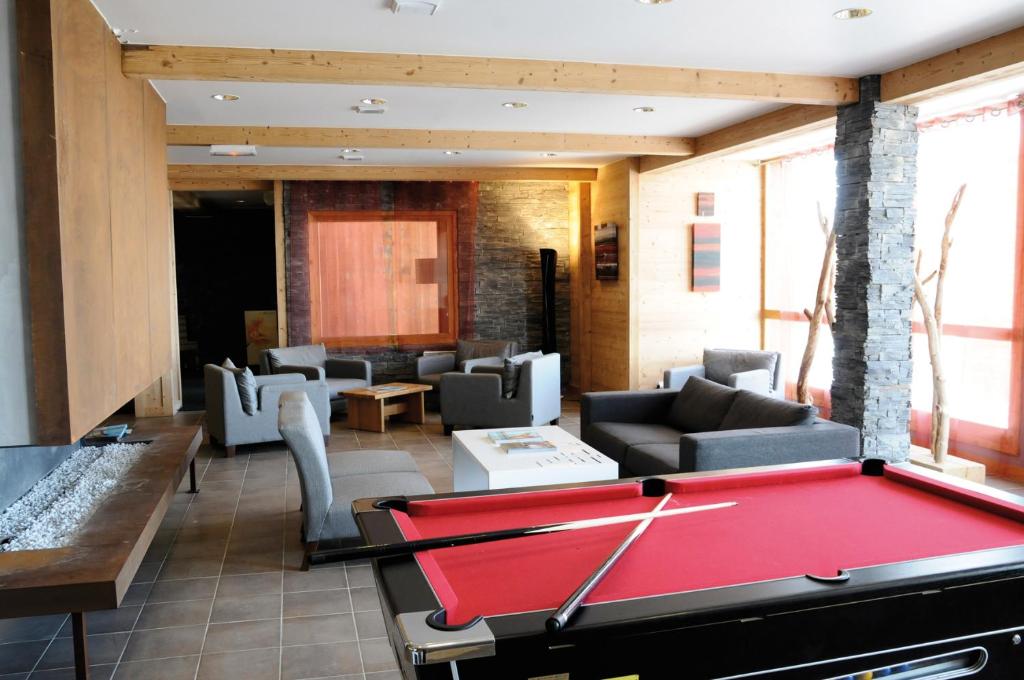 travelski home premium Residence Le Roc Belle Face appartement pied des pistes 16