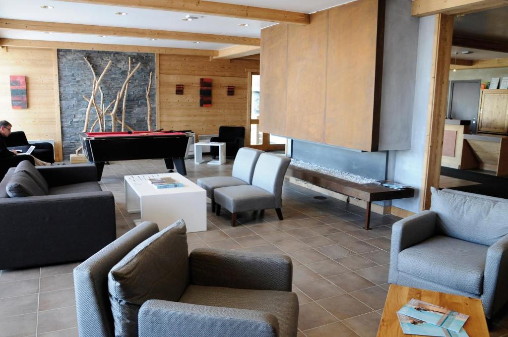 travelski home premium Residence Le Roc Belle Face appartement pied des pistes 17