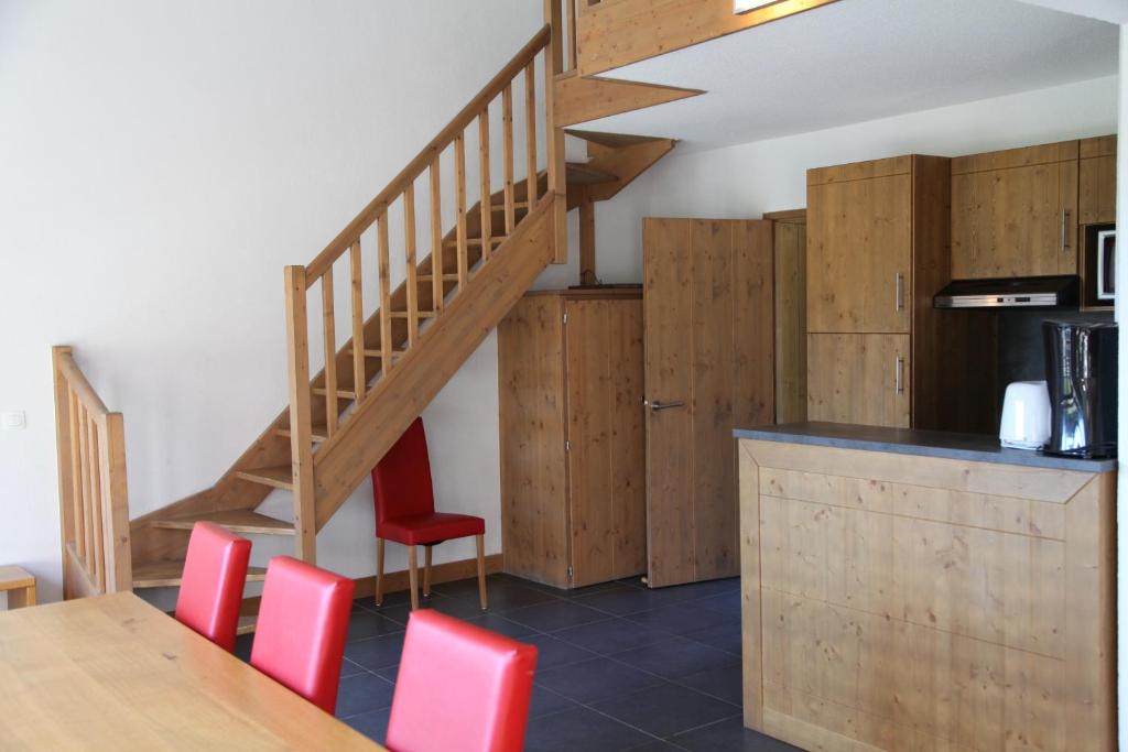travelski home premium Residence Le Roc Belle Face appartement pied des pistes 18