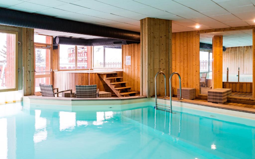 travelski home premium Residence Le Roc Belle Face appartement pied des pistes 3