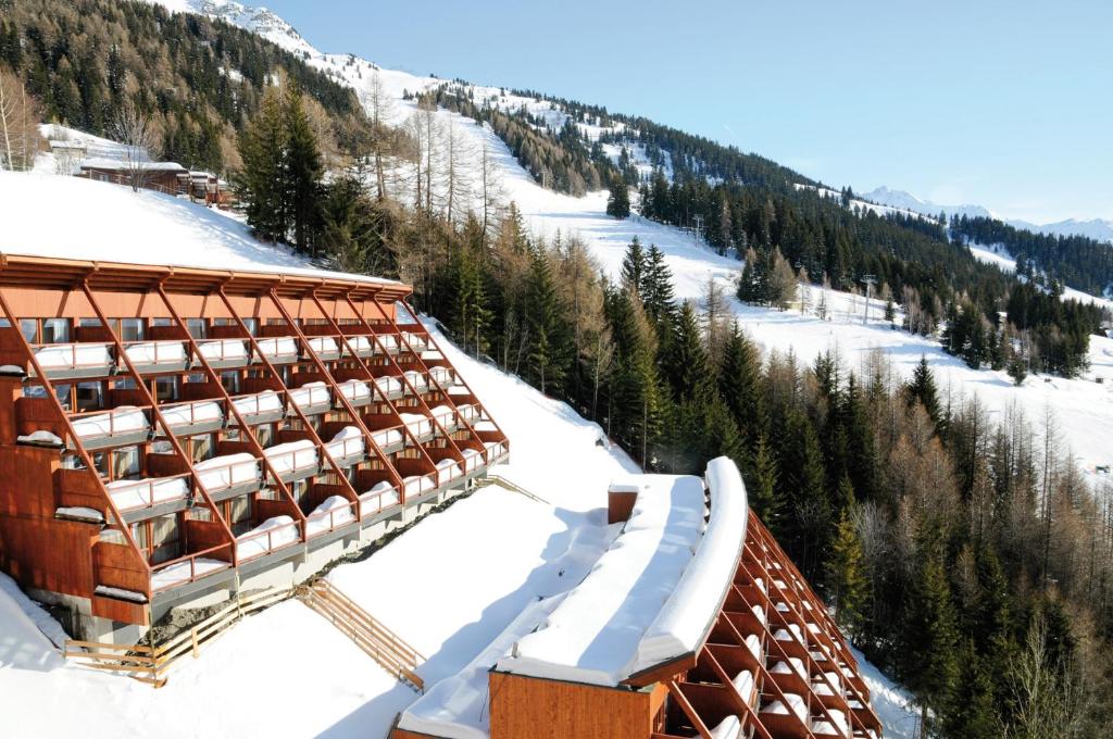 travelski home premium Residence Le Roc Belle Face appartement pied des pistes 9