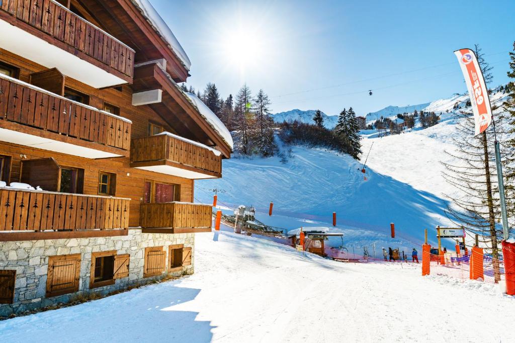 travelski home premium Residence Les Chalets dEdelweiss appartement pied des pistes 12
