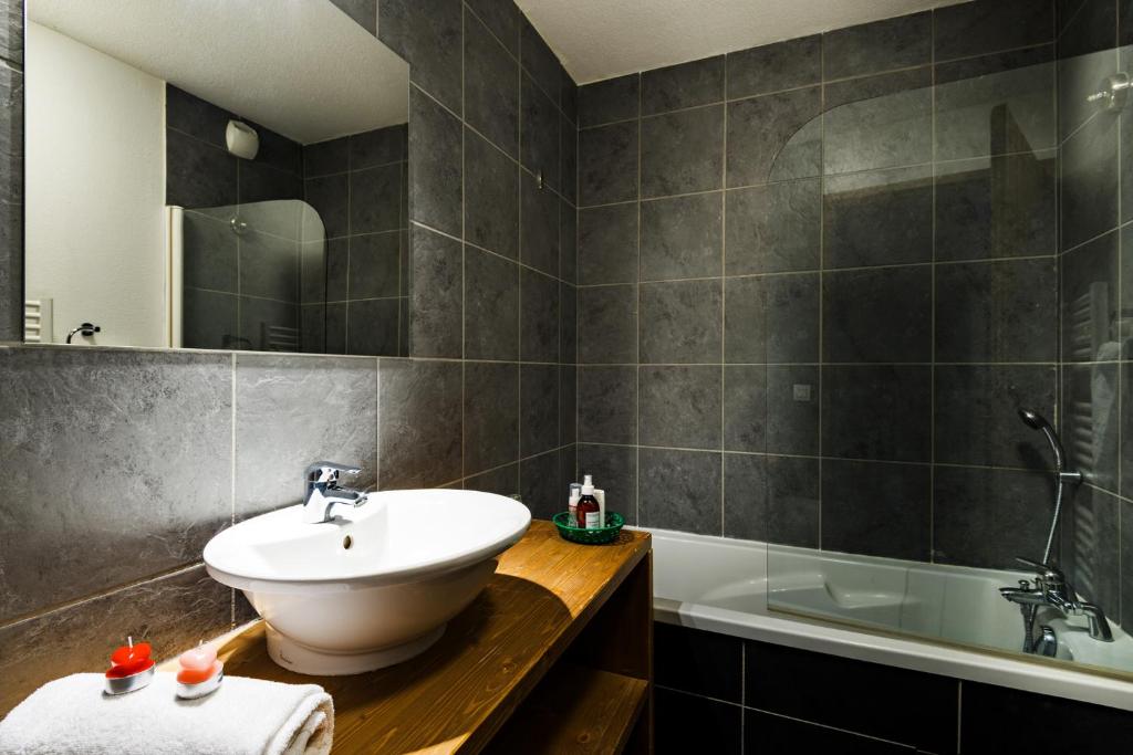 travelski home premium Residence Les Chalets dEdelweiss appartement pied des pistes 2