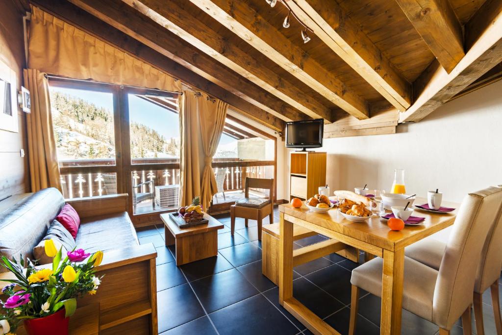 travelski home premium Residence Les Chalets dEdelweiss appartement pied des pistes 4
