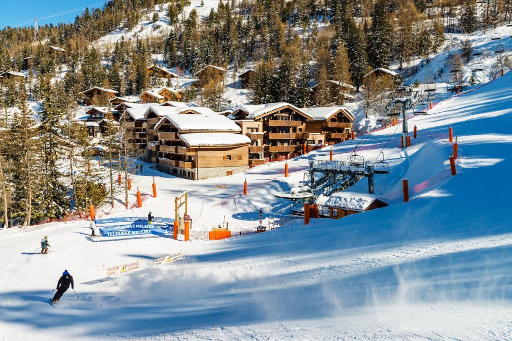travelski home premium Residence Les Chalets dEdelweiss appartement pied des pistes 8