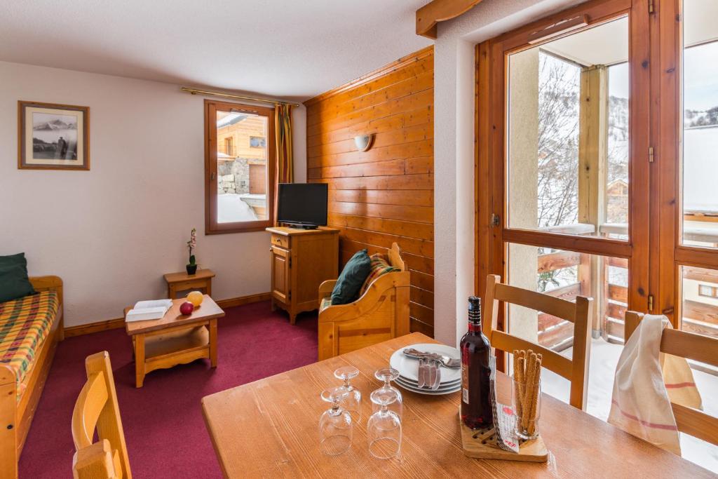 travelski home select Residence Les Chalets du Galibier appartement pied des pistes 14